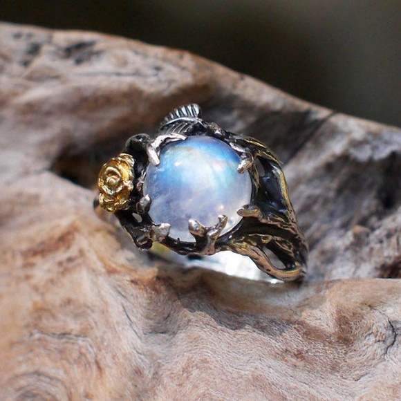 Star Posh Jewelry - Vintage Rose Moon Crystal Ring